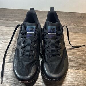 New Balance  Men's Black athletic shoes size 10 (b236)